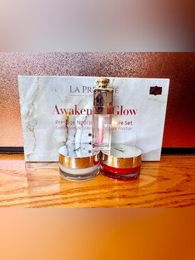 La Prestige Awakening Glow Nourishing Lip Care 3 piece Set